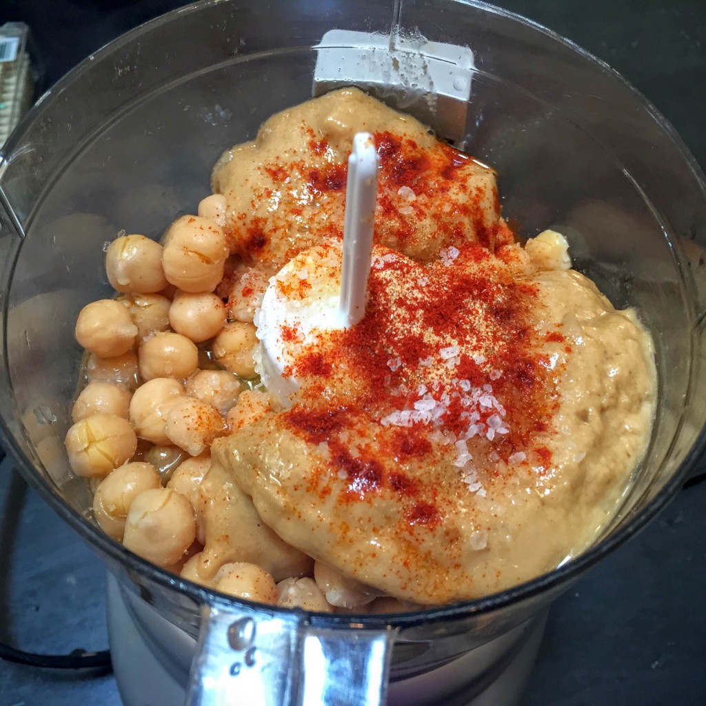 Hummus in food processor